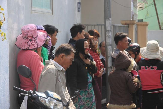 Chuyện tình cô gái bị người yêu cũ đốt qua lời người thân